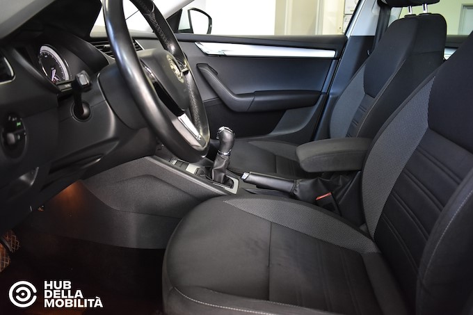 SKODA Octavia 1.5 DSG Wagon Ambition G-Tec